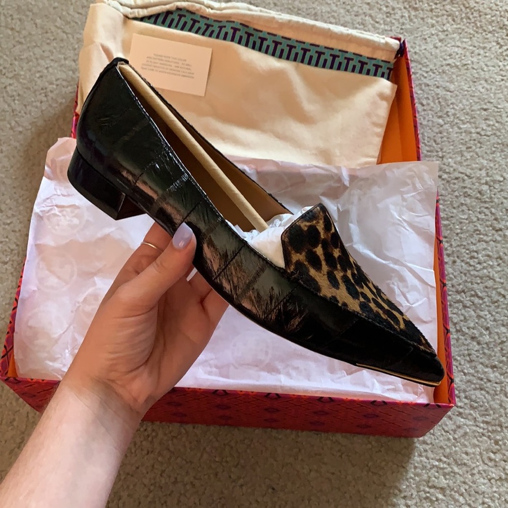 Tory Burch Lila 20 mm Loafer Shoe Black & Animal - Picture 2 of 12